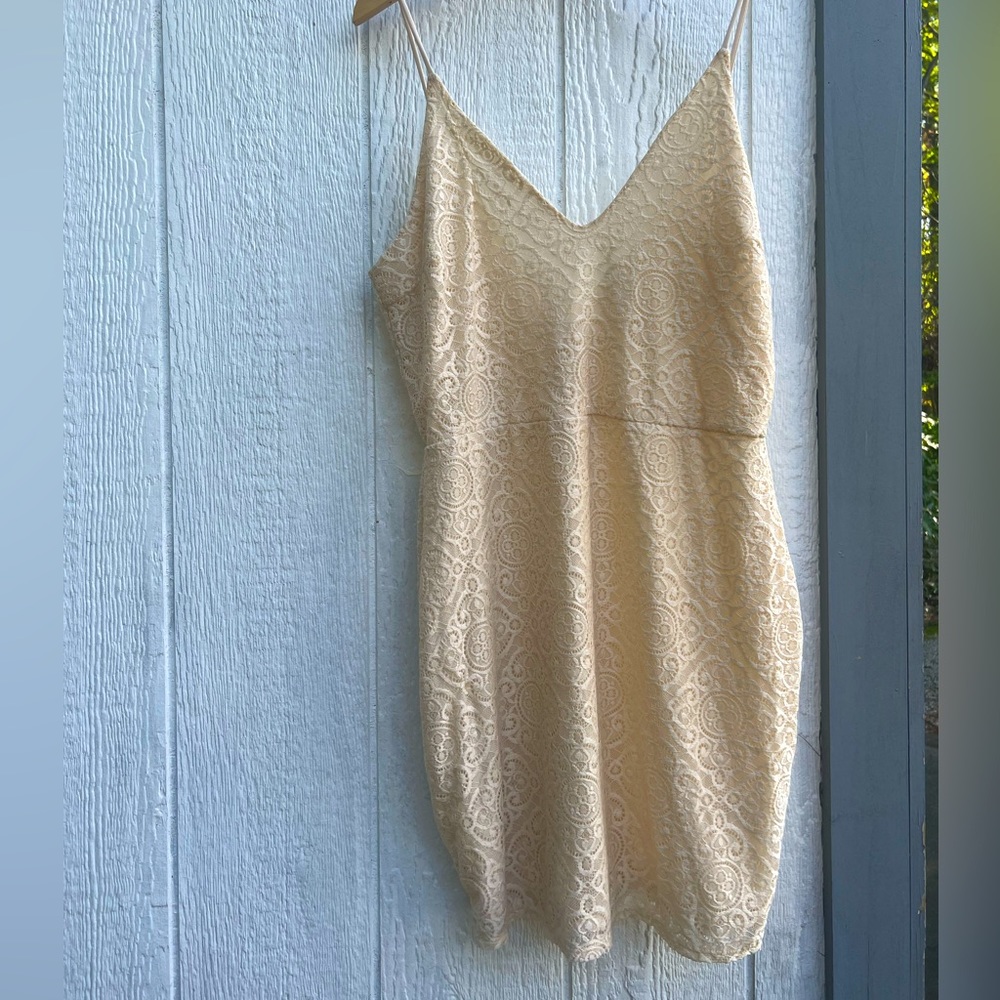 Champagne lace cocktail dress NWOT